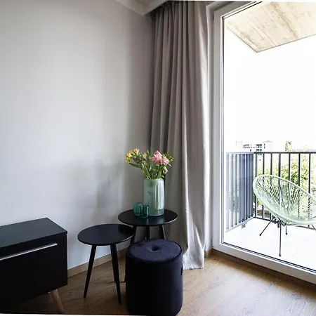 Patio Praga Metro Apartment Warsaw