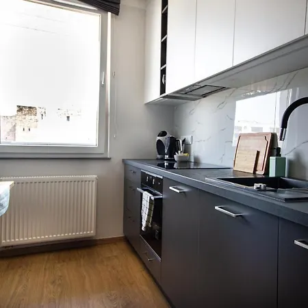 Patio Praga Metro By Bookinghost وارسو