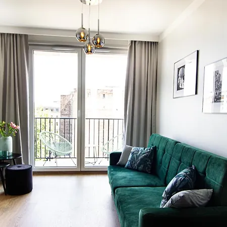 Patio Praga Metro Apartment Warsaw