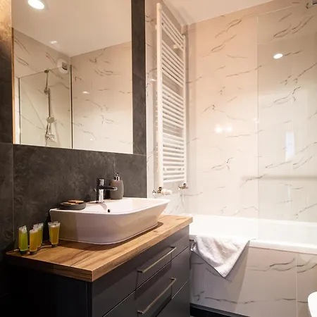 Patio Praga Metro By Bookinghost 바르샤바